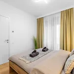 Appartamento Skypark Retreat With Balcony Bratislava
