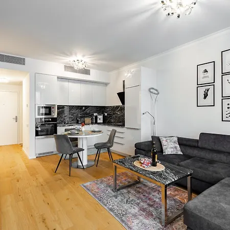 Appartement Skypark Retreat With Balcony Bratislava