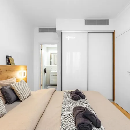 Skypark Retreat With Balcony Apartmán