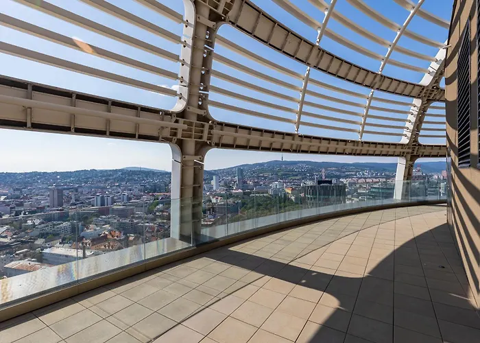 Skypark Retreat With Balcony