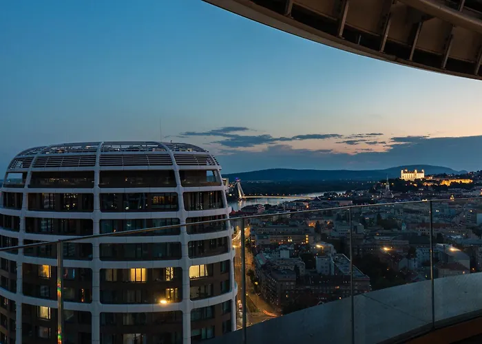 Apartment Skypark Retreat With Balcony