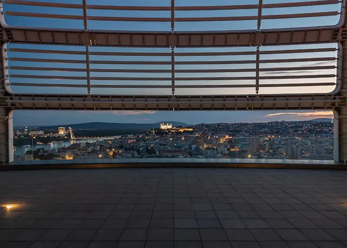 Appartement Skypark Retreat With Balcony Bratislava