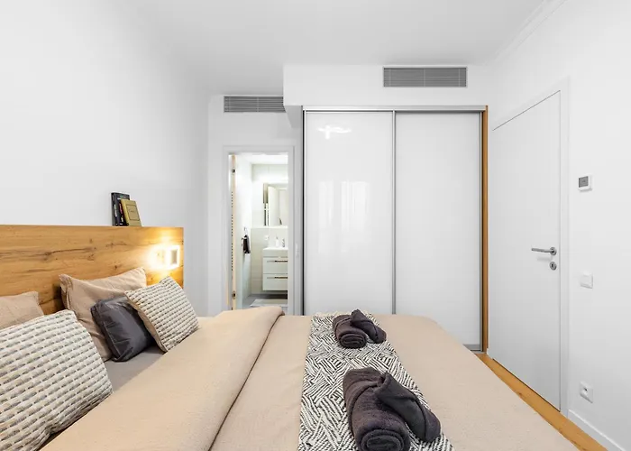 Skypark Retreat With Balcony Appartement