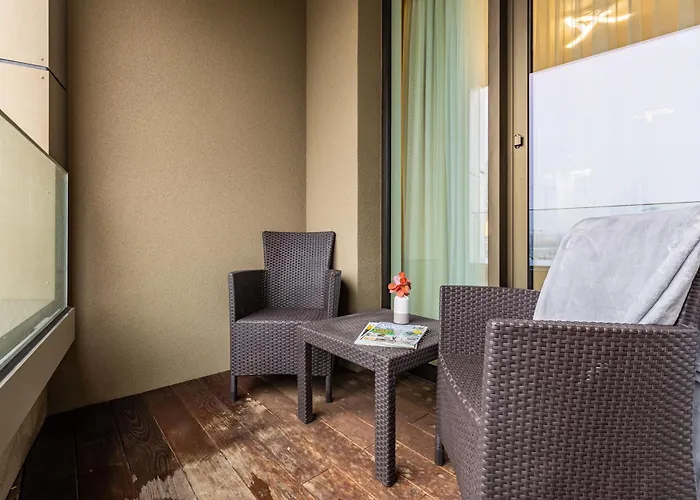 Apartment Skypark Retreat With Balcony Bratislava