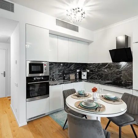 Apartament Skypark Retreat With Balcony *