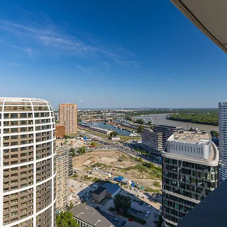 Skypark Retreat With Balcony * Μπρατισλάβα