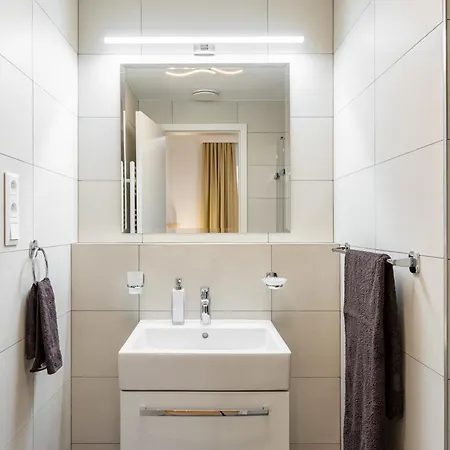 Skypark Retreat With Balcony Διαμέρισμα Μπρατισλάβα