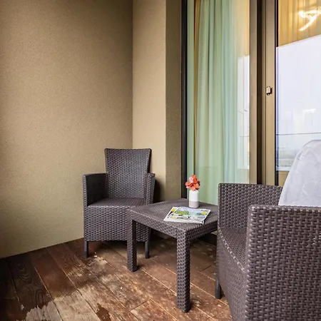 Διαμέρισμα Skypark Retreat With Balcony Μπρατισλάβα