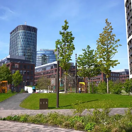 Skypark Retreat With Balcony Μπρατισλάβα